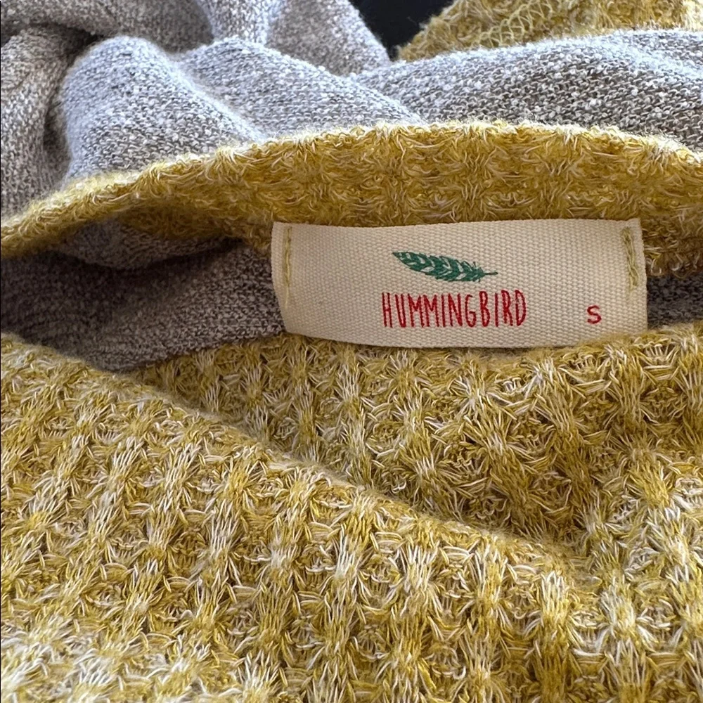 HUMMINGBIRD Yellow and Gray waffle lightweight Knit top - Picture 6 of 7